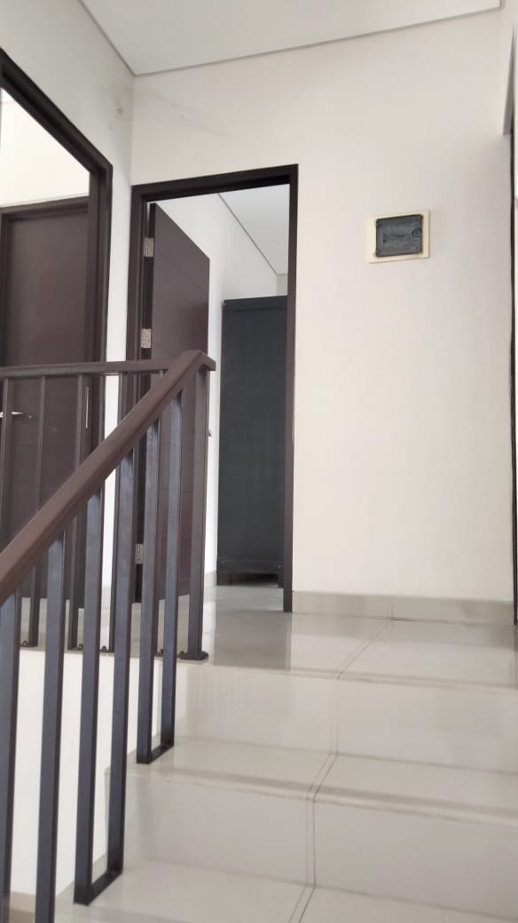 Disewakan Rumah Di Cosmo Estate Lippo Cikarang